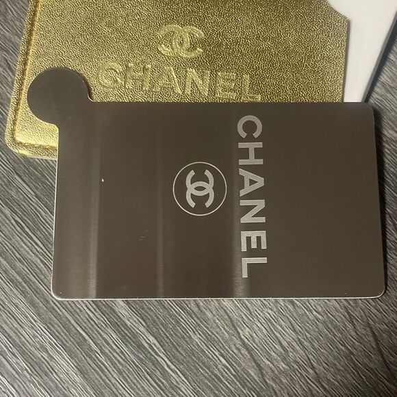 New Chanel Metallic Gold Mirror Card Holder GWP in Box - Picture 5 of 5